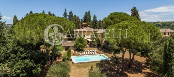 6 bedrooms Villa in Certaldo, Italy No. 121388 4