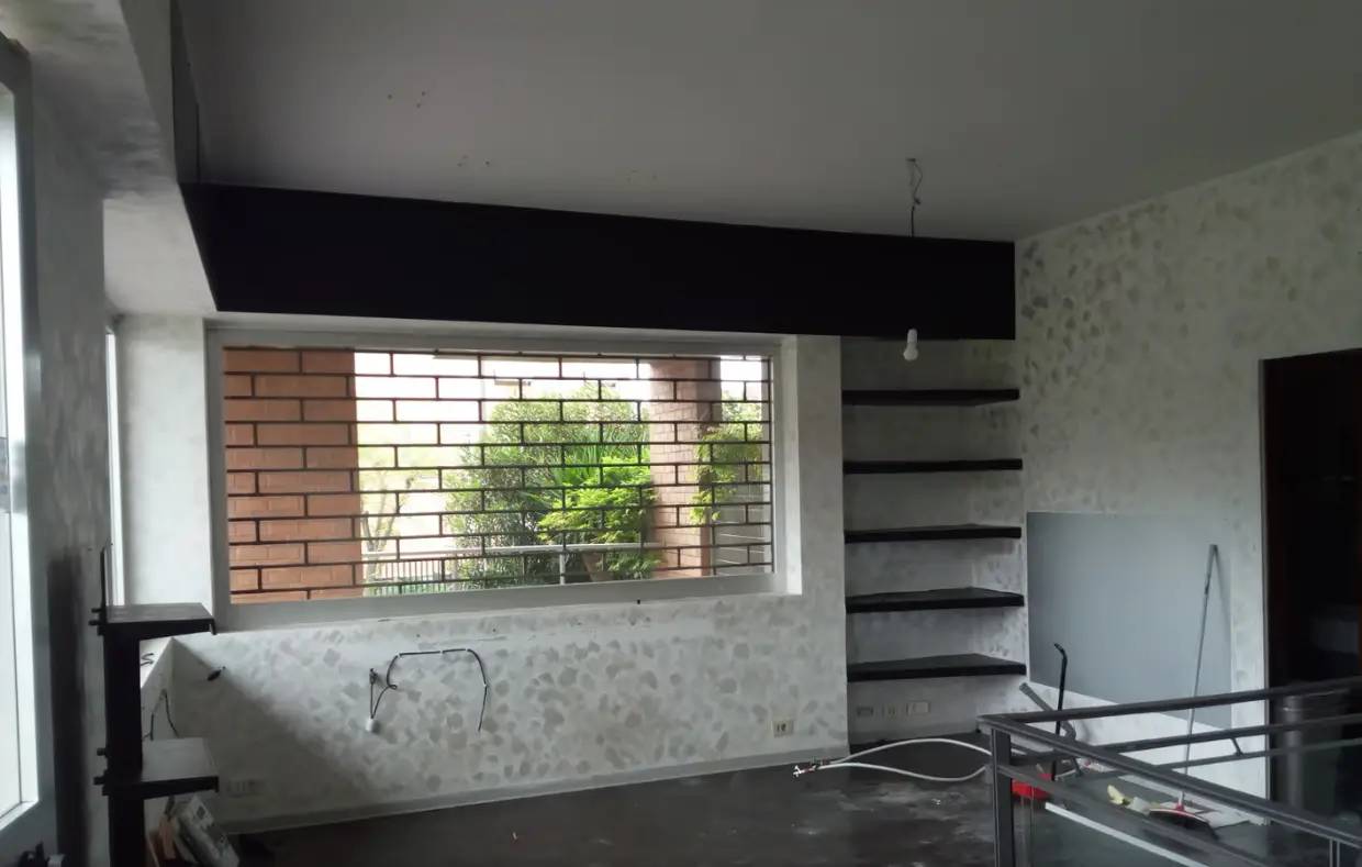 2 rooms Commercial property in Rome, Italy No. 173506