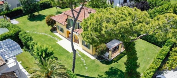 6 rooms Villa in Forte dei Marmi, Italy No. 36478 21