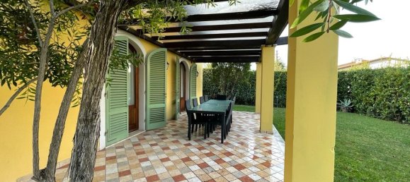 6 rooms Villa in Forte dei Marmi, Italy No. 36478 4