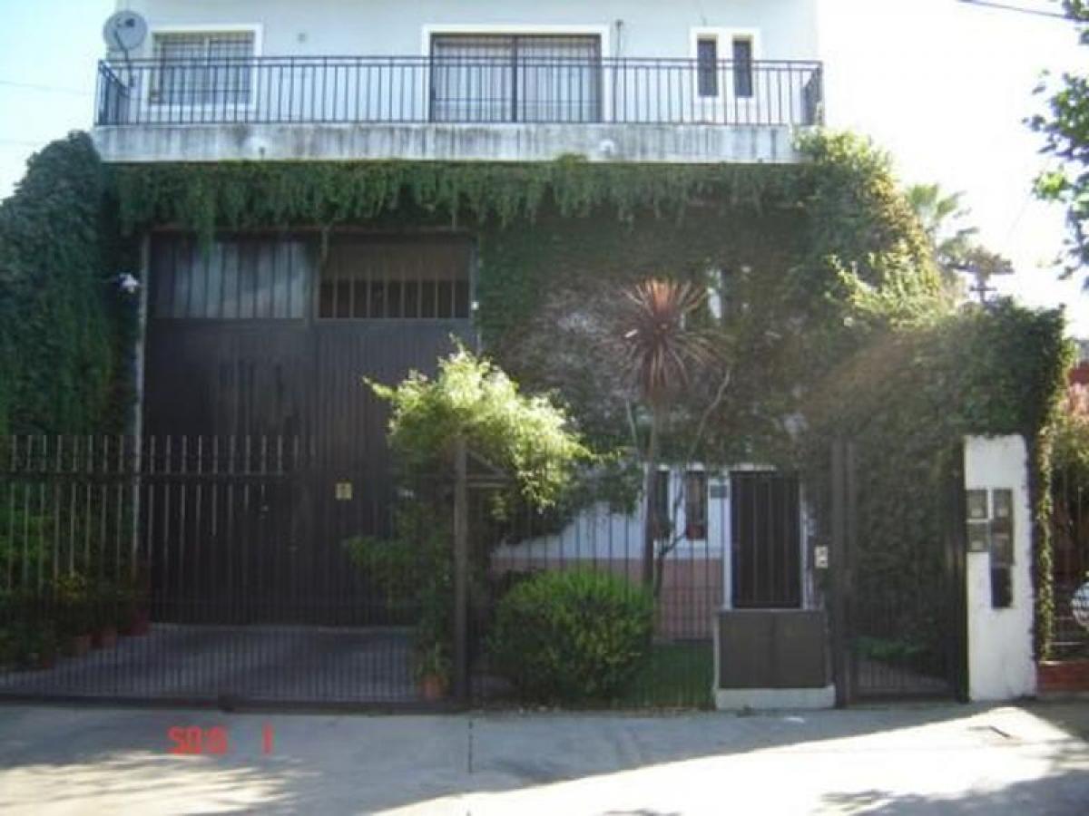 Casa de 2 dormitorios en Bermúdez, Argentina No. 54073