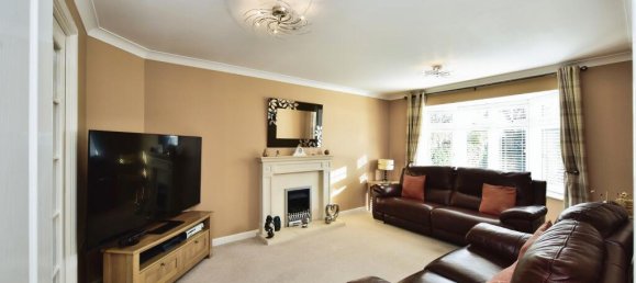 4 bedrooms House in Sheerness, United Kingdom No. 10631 2