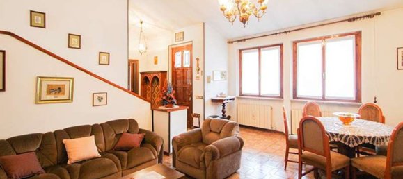 Вилла с 3 комнатами в Кастильоне Олона, Италия № 312010 4