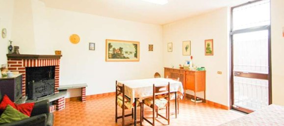 Вилла с 3 комнатами в Кастильоне Олона, Италия № 312010 15