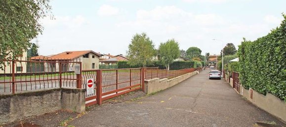 Вилла с 3 комнатами в Кастильоне Олона, Италия № 312010 23