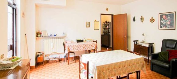 Вилла с 3 комнатами в Кастильоне Олона, Италия № 312010 16