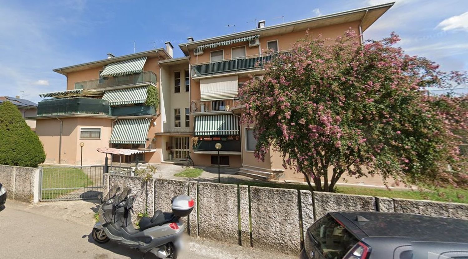 Apartamento de 7 habitaciónes en Bovolone, Italy No. 195005