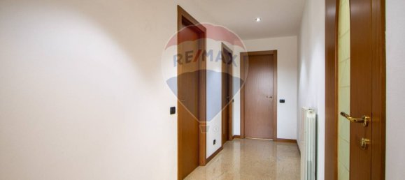 Коммерческая недвижимость с 1 комнатой в Лураго д’Эрба, Италия № 58586 13