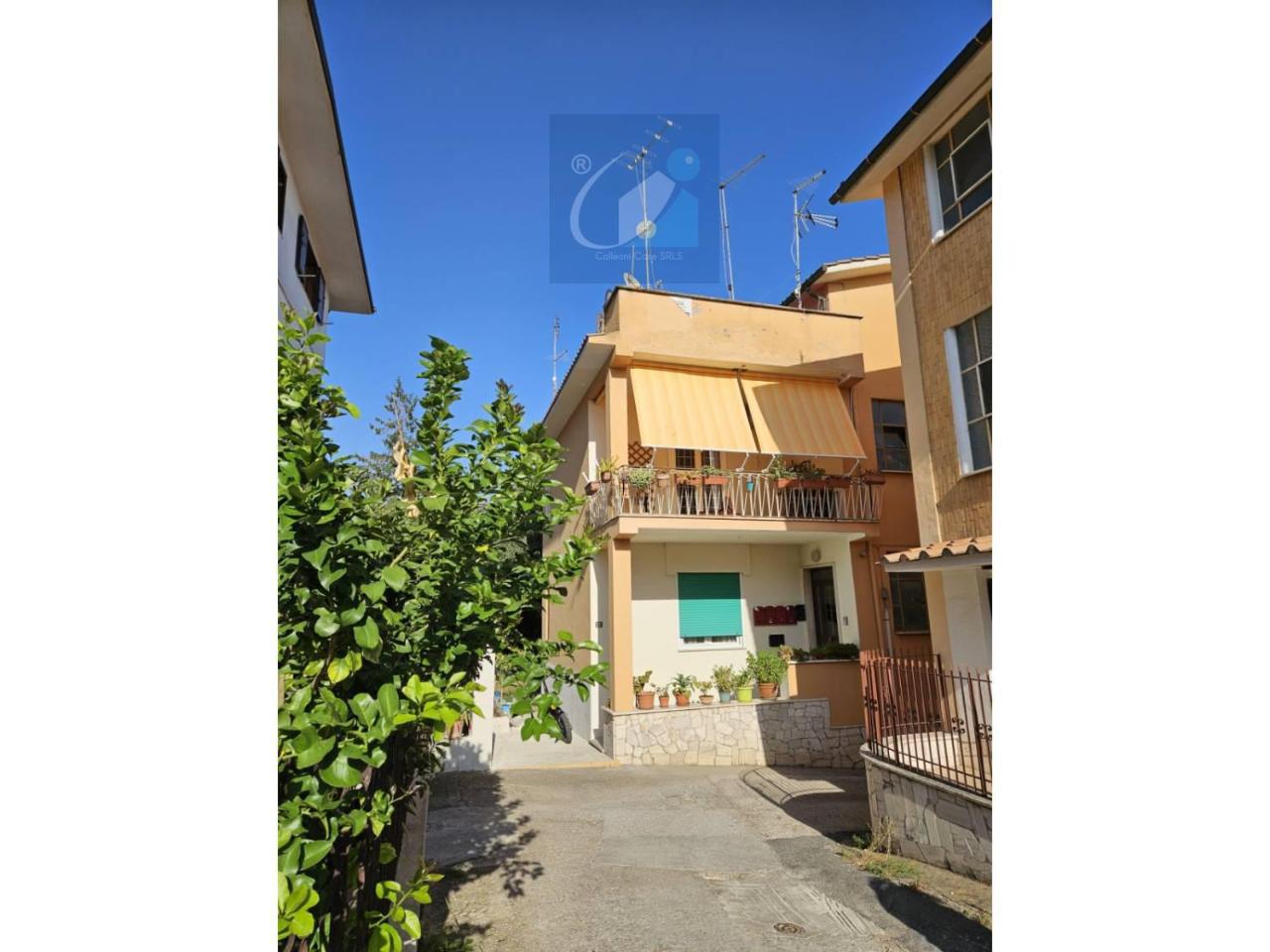 2 rooms Penthouse in Monterotondo, Italy No. 32348