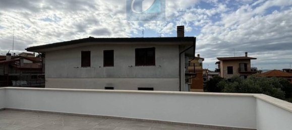 2 rooms Penthouse in Monterotondo, Italy No. 32348 3