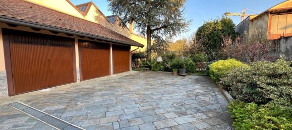 4-salle Appartement à Carate Brianza, Italy No. 112169 14