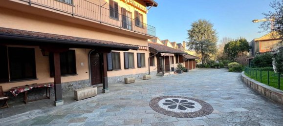 4-salle Appartement à Carate Brianza, Italy No. 112169 13