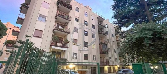 2 bedrooms Apartment in Bari, Italy No. 30101 2