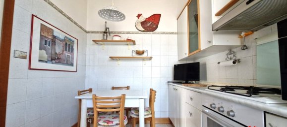 2 rooms Apartment in Rome, Italy No. 286247 12
