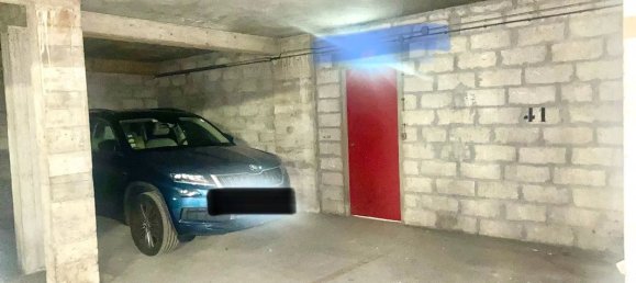 Parkplatz in Paris, France, Nr. 165655 5