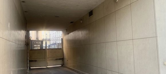 Parkplatz in Paris, France, Nr. 165655 9