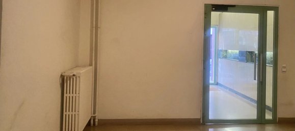 Parkplatz in Paris, France, Nr. 165655 10