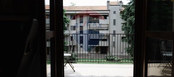 2 chambres Appartement à Agrate Brianza, Italy No. 327945 10