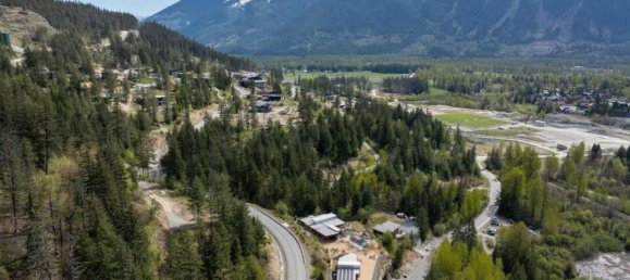 3 bedrooms Land in British Columbia, Canada No. 1450 7