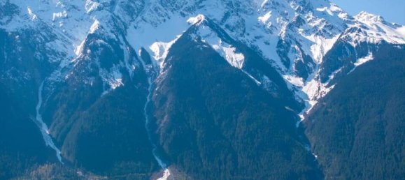 3 bedrooms Land in British Columbia, Canada No. 1450 2