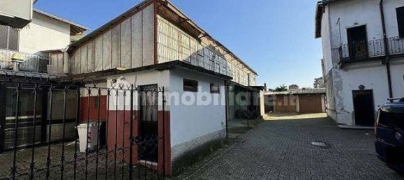 1-salle Propriété commerciale à Busto Arsizio, Italy No. 312356 5