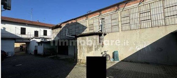1-salle Propriété commerciale à Busto Arsizio, Italy No. 312356 2