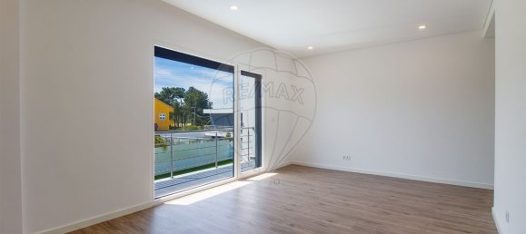 4 غرف نوم منزل في Corroios, Portugal رقم 167601 17