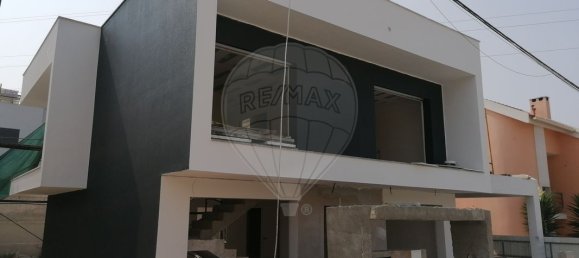 4 غرف نوم منزل في Corroios, Portugal رقم 167601 25