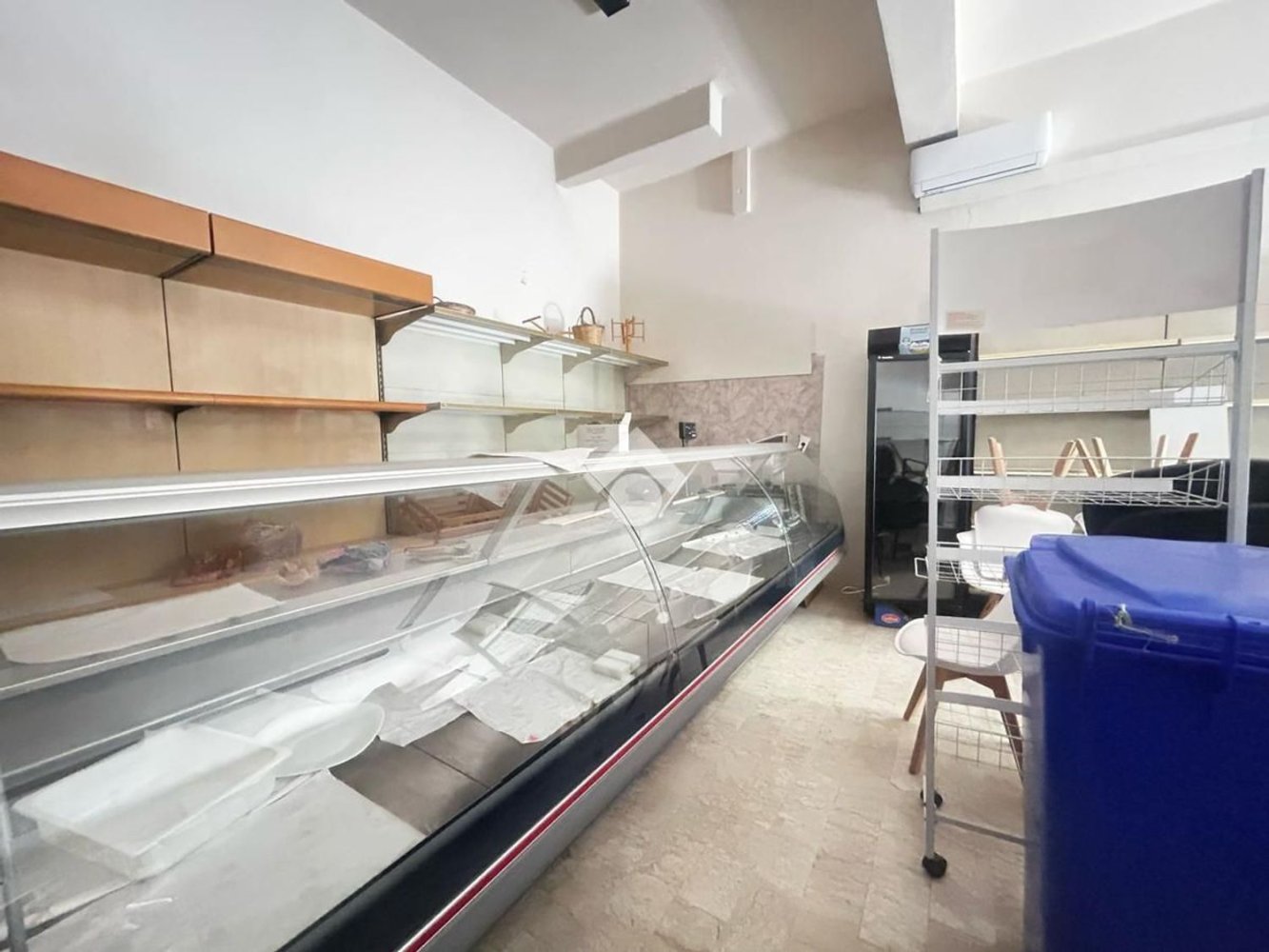 63m² Warehouse in Corigliano Rossano, Italy No. 295389