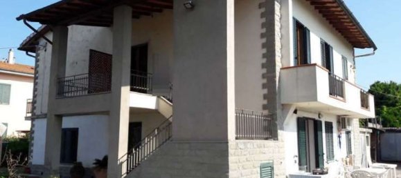 6 bedrooms Apartment in Lastra a Signa, Italy No. 320861 3