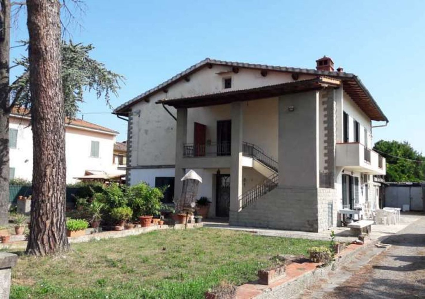 6 bedrooms Apartment in Lastra a Signa, Italy No. 320861