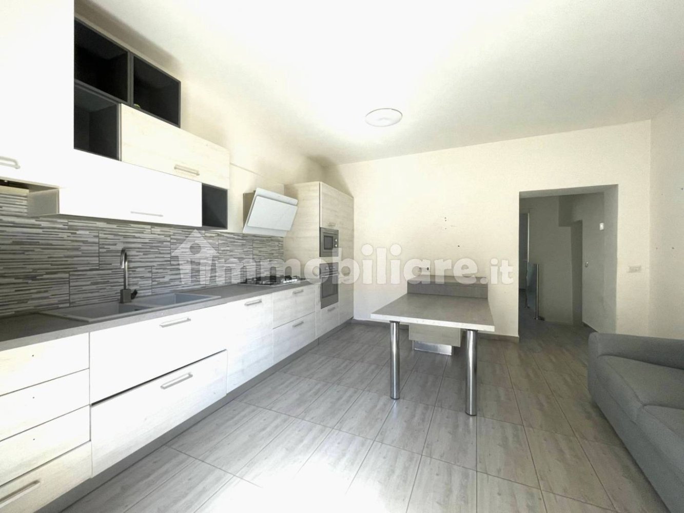 1 غرف نوم شقة في Gerenzano, Italy رقم 343471