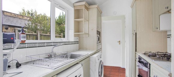 3 bedrooms House in Twickenham, United Kingdom No. 8501 3