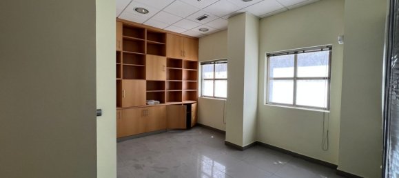 Gewerbliche Immobilie in Leon, Spain 300m², Nr. 81754 7