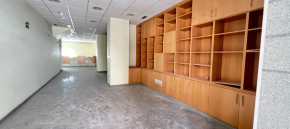 Gewerbliche Immobilie in Leon, Spain 300m², Nr. 81754 3