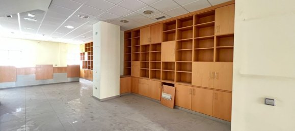 Gewerbliche Immobilie in Leon, Spain 300m², Nr. 81754 4