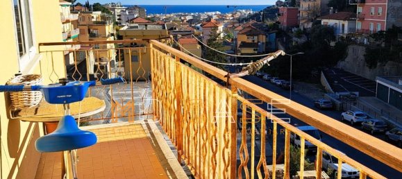 4 rooms Apartment in Alassio, Italy No. 32933 3