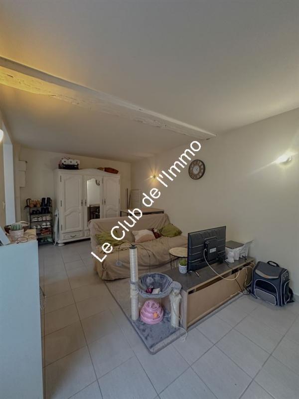 Casa de 1 dormitorio en Orleans, France No. 86009