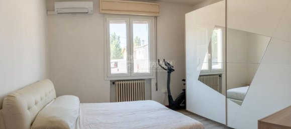 3 rooms Apartment in Ferrara, Italy No. 93038 4