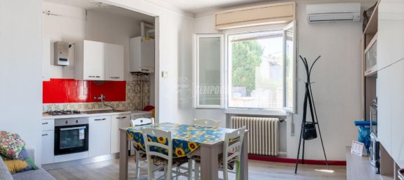 3 rooms Apartment in Ferrara, Italy No. 93038 7