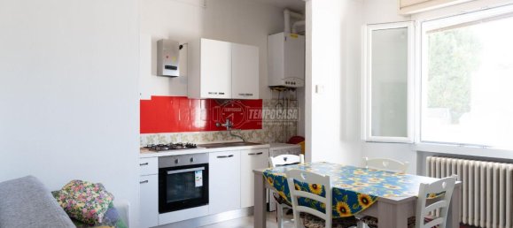 3 rooms Apartment in Ferrara, Italy No. 93038 3