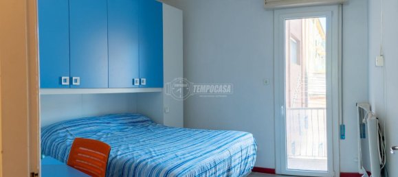 3 rooms Apartment in Ferrara, Italy No. 93038 12