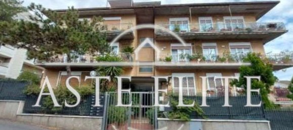 Apartamento de 6 habitaciónes en Rome, Italy No. 204591 3