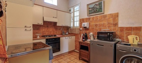 5 bedrooms House in Les Peintures, France No. 102327 8