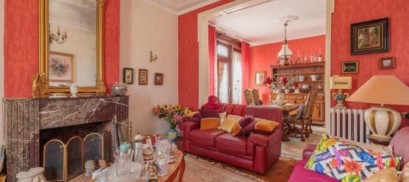 5 bedrooms House in Les Peintures, France No. 102327 4