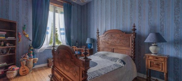 5 bedrooms House in Les Peintures, France No. 102327 11