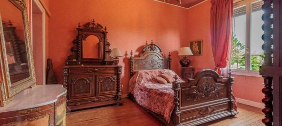 5 bedrooms House in Les Peintures, France No. 102327 10