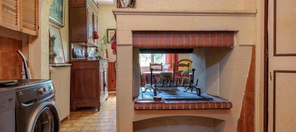 5 bedrooms House in Les Peintures, France No. 102327 7