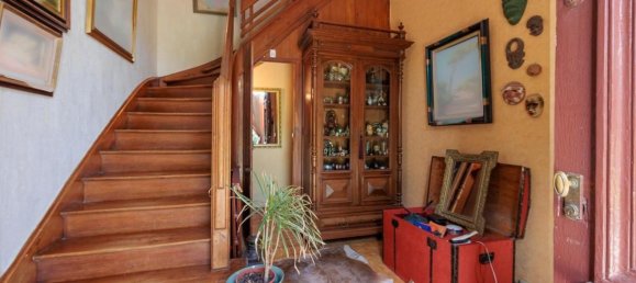 5 bedrooms House in Les Peintures, France No. 102327 9