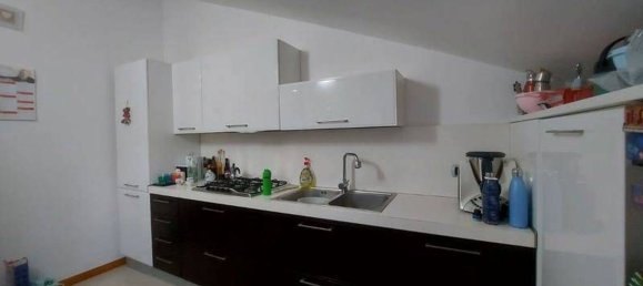 3 rooms Apartment in Mercogliano, Italy No. 128457 6